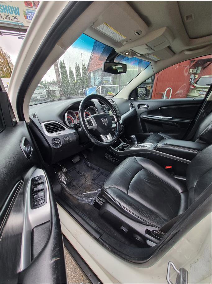Used 2012 Dodge Journey R/T w/ Flexible Seating Group image 10
