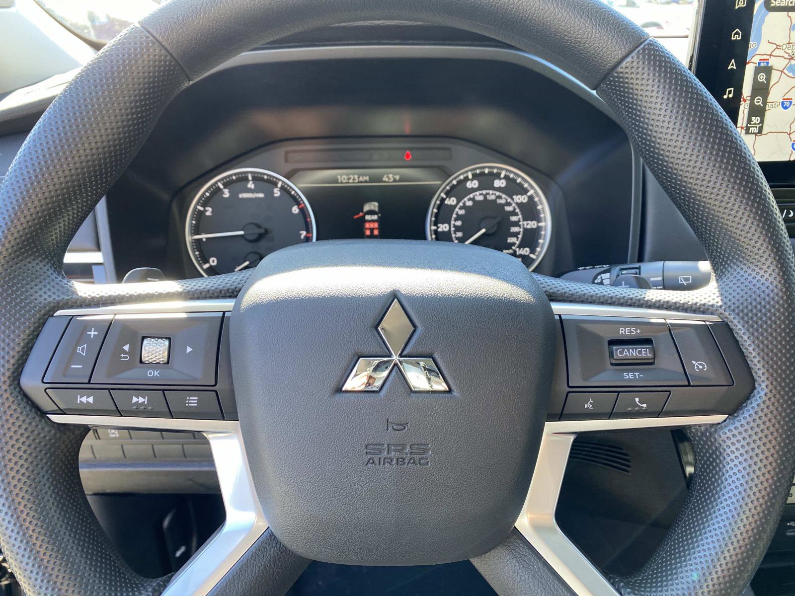 New 2026 Mitsubishi Outlander ES image 13