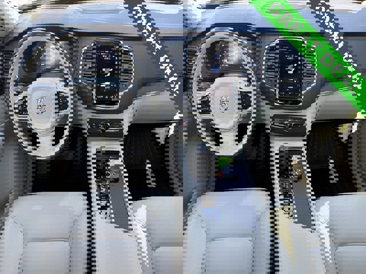 Used 2020 Volvo XC90 T8 Momentum w/ Protection Package Premier image 14