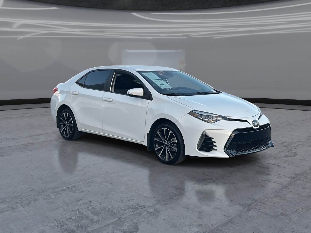Used 2018 Toyota Corolla SE w/ Carpet Mat Package (TMS) FWD image 2