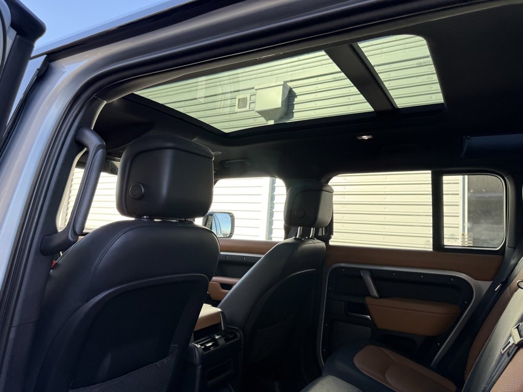 Used 2023 Land Rover Defender 110 X-Dynamic SE image 22