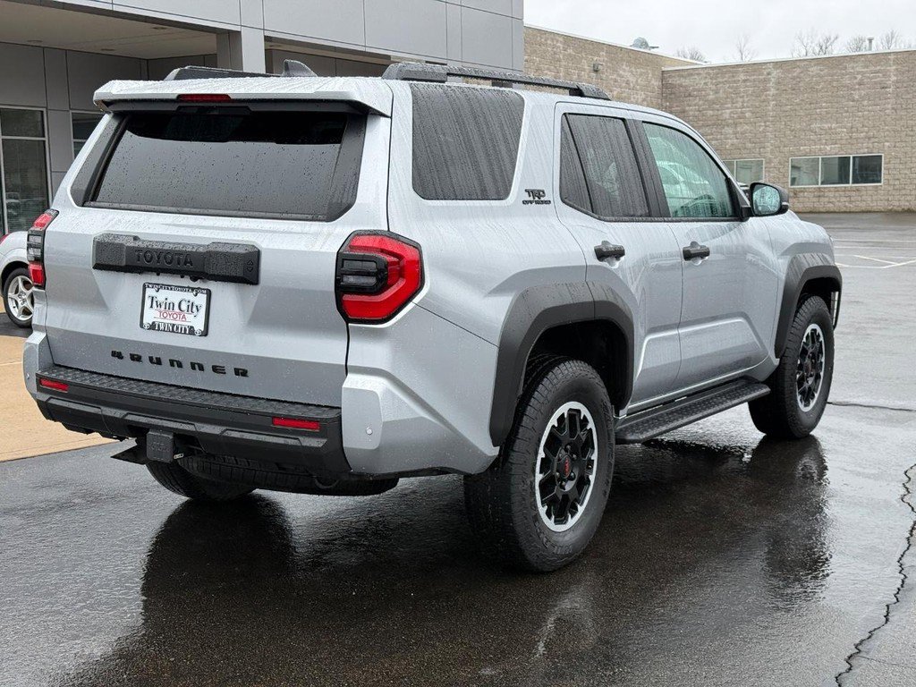 Certified 2025 Toyota 4Runner TRD Off-Road image 3