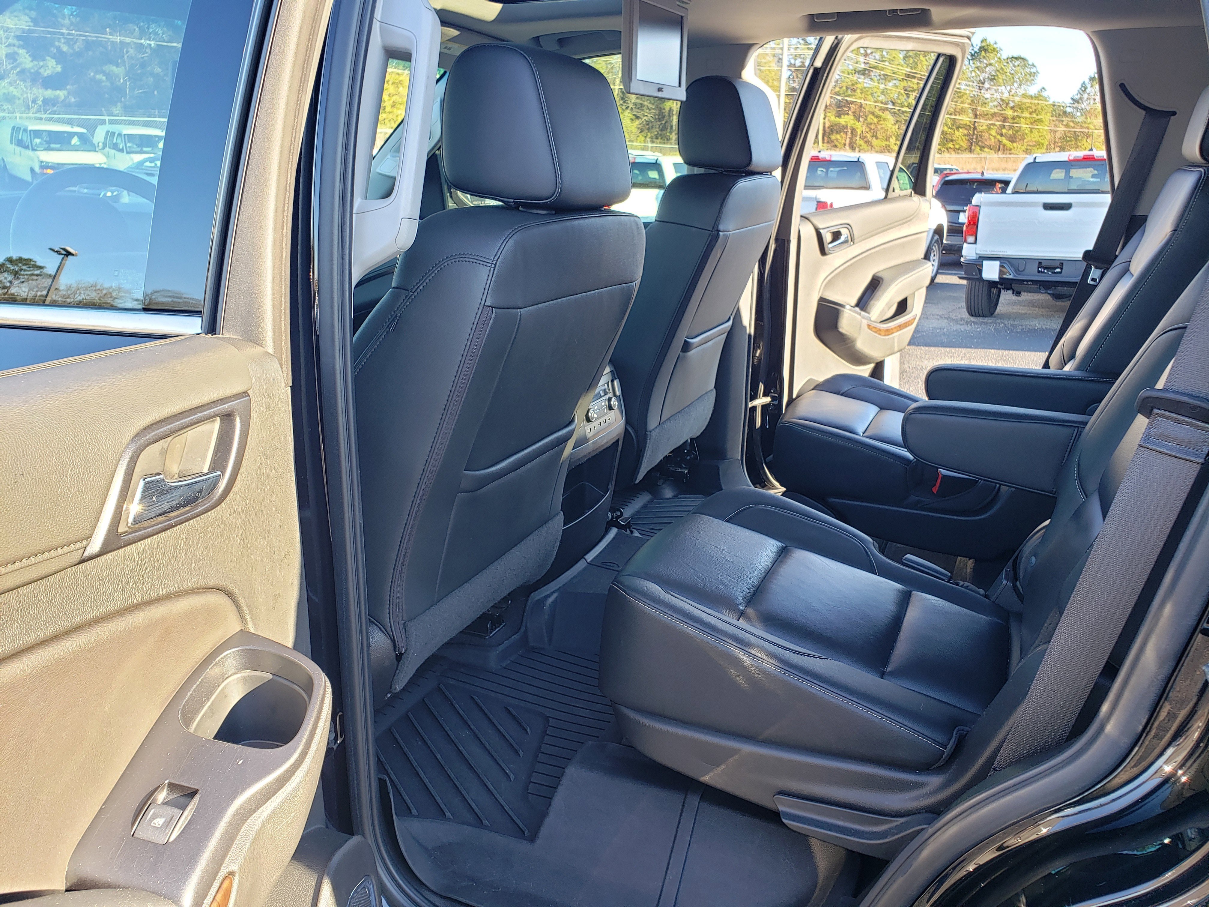 Used 2019 Chevrolet Tahoe LT image 34