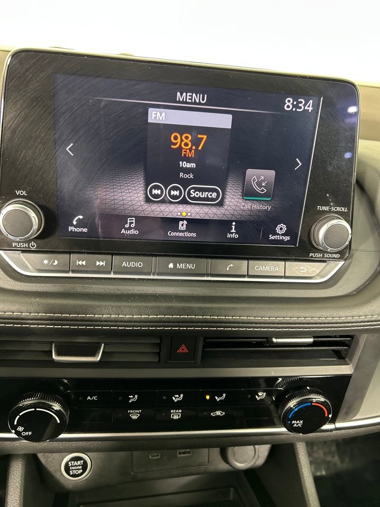 Used 2023 Nissan Rogue S image 13