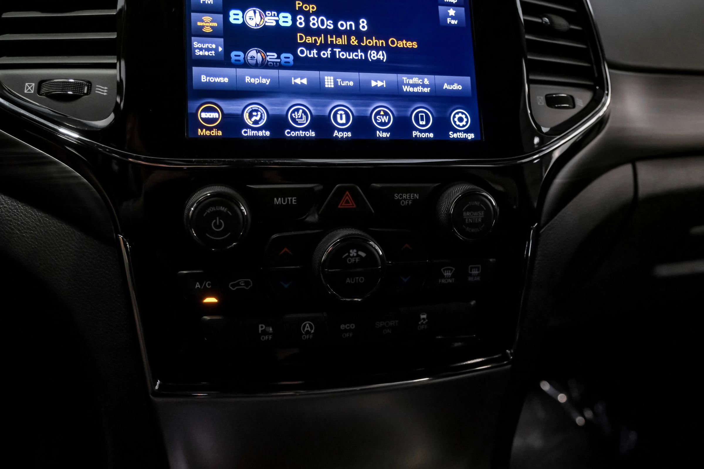 Used 2021 Jeep Grand Cherokee Laredo X RWD image 22
