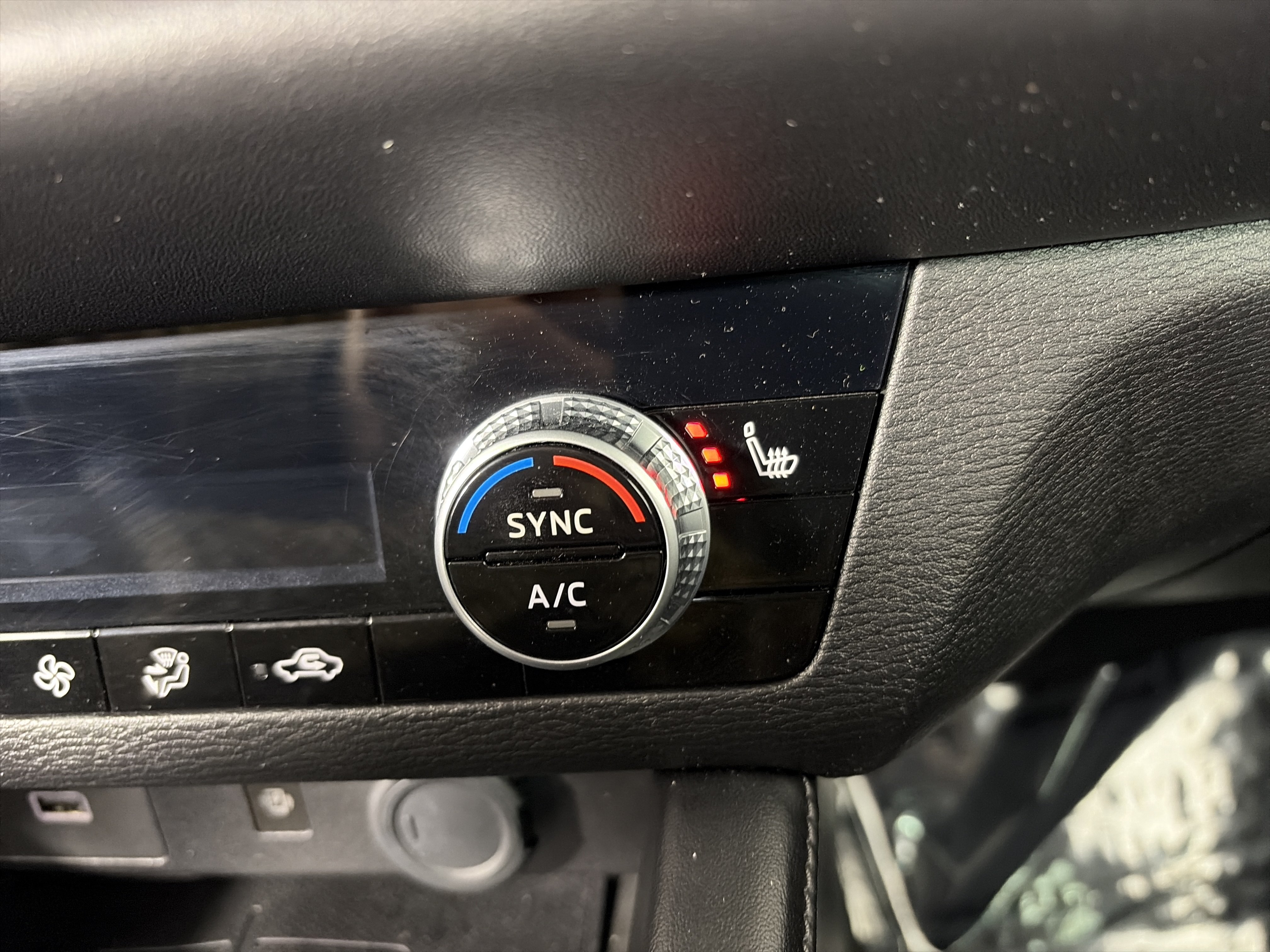 Used 2022 Mitsubishi Outlander SE image 26