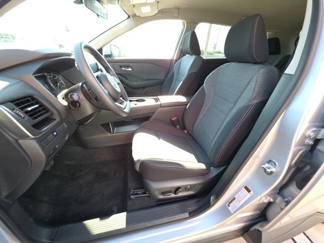 Used 2023 Nissan Rogue SV FWD image 13