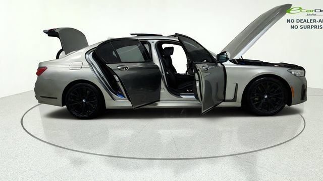 Used 2022 BMW 750i xDrive w/ M Sport Package AWD/4WD image 11