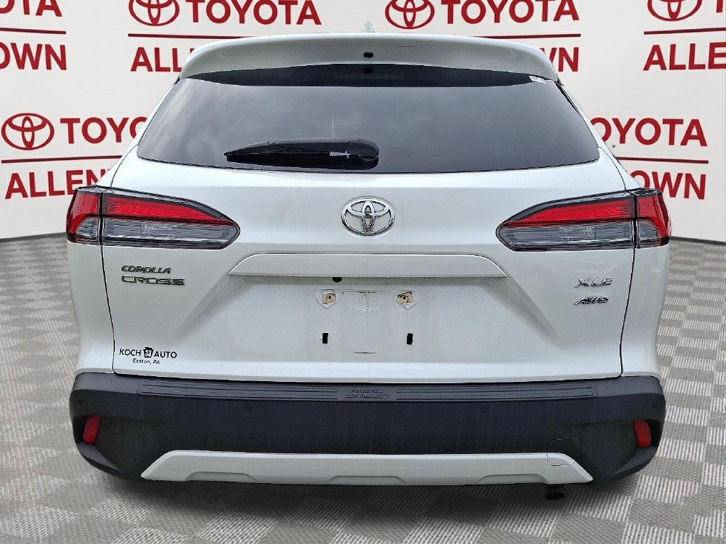 Used 2023 Toyota Corolla Cross XLE w/ Convenience Package AWD/4WD image 6