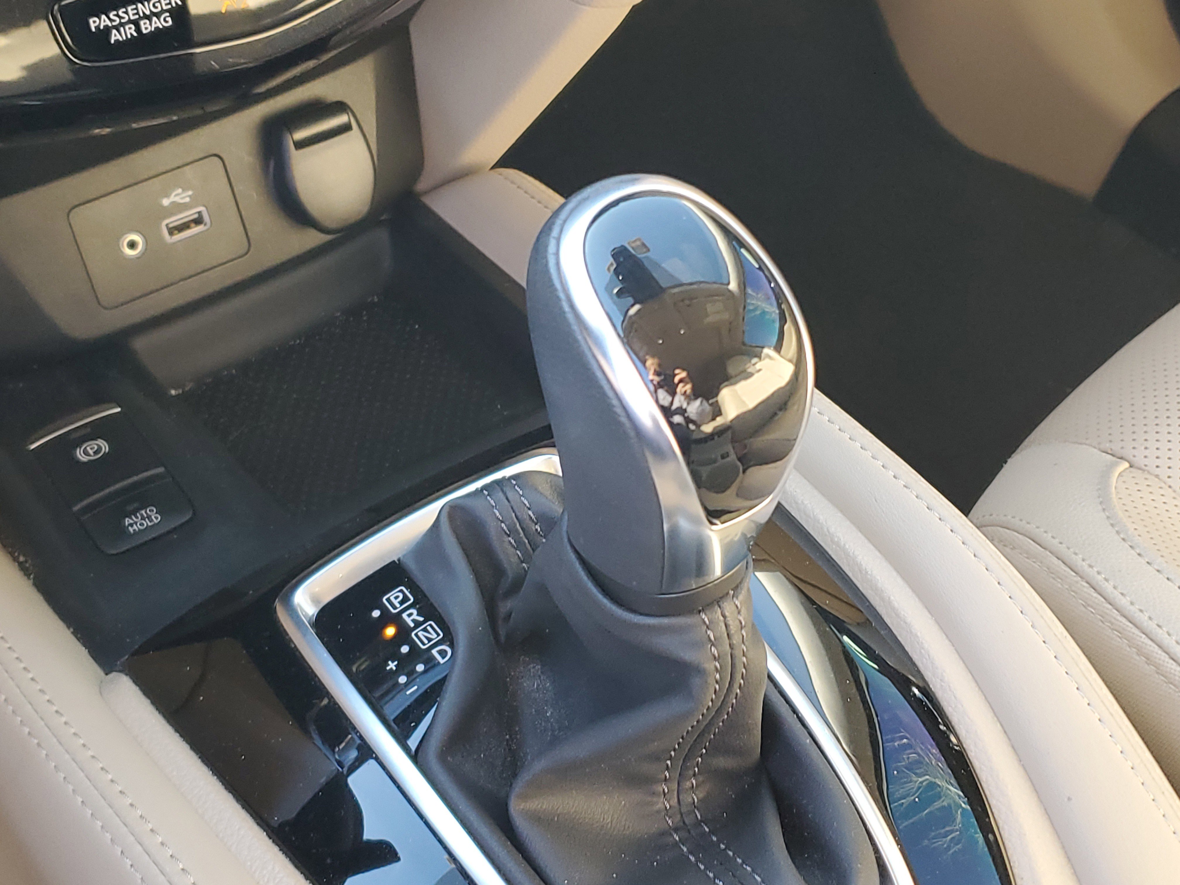 Used 2020 Nissan Rogue SL w/ Premium Package image 35