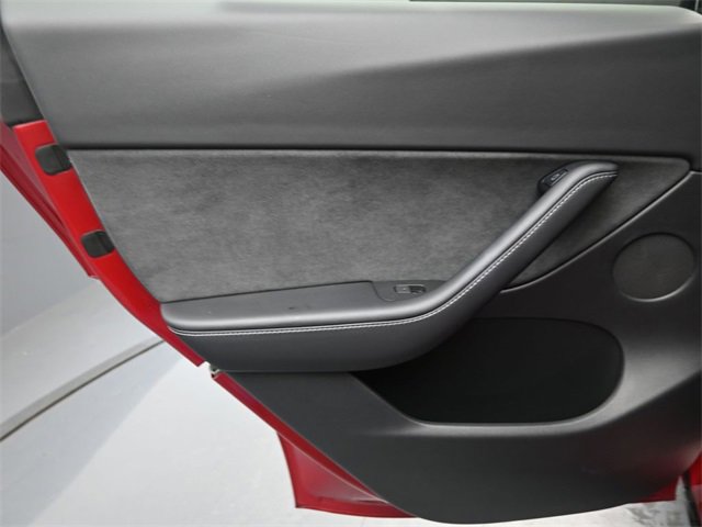 Used 2022 Tesla Model Y Performance image 23