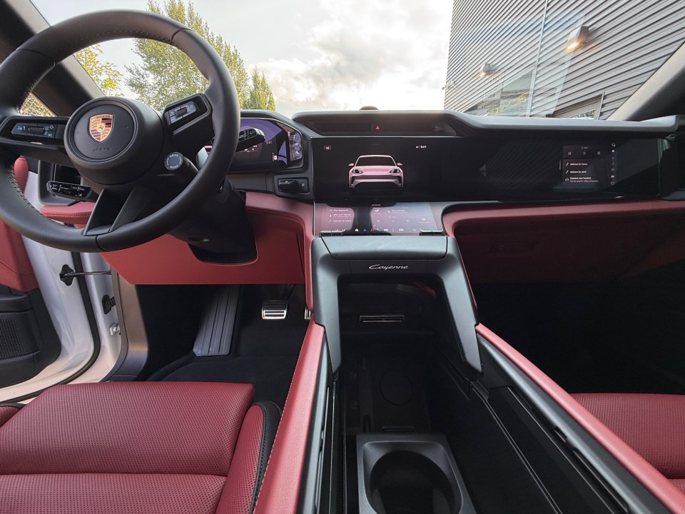 New 2026 Porsche Cayenne Electric AWD/4WD image 16