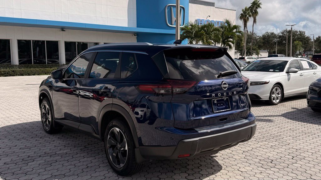 Used 2024 Nissan Rogue SV w/ SV Premium Package FWD image 12