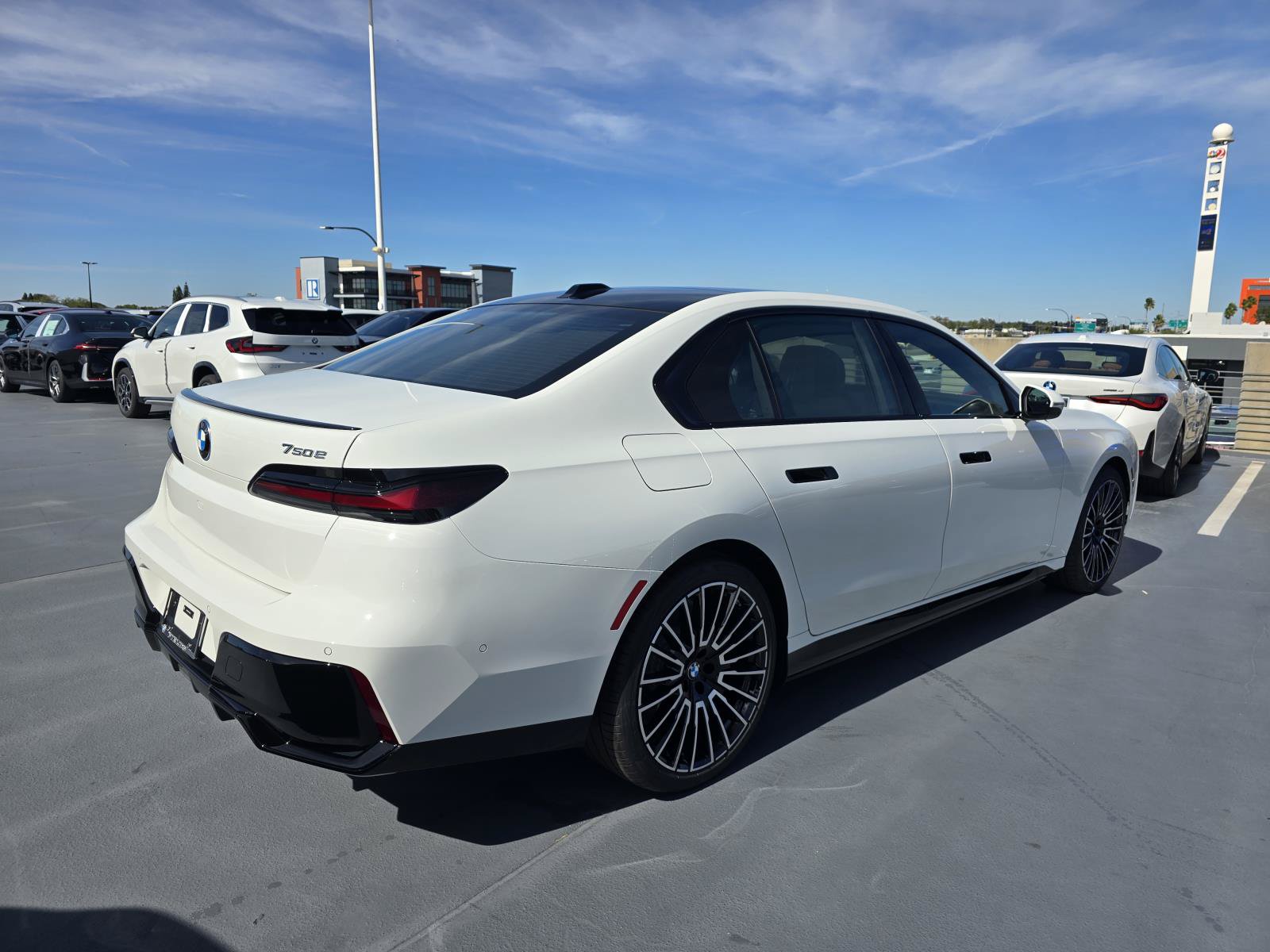 New 2026 BMW 750e xDrive AWD/4WD image 3