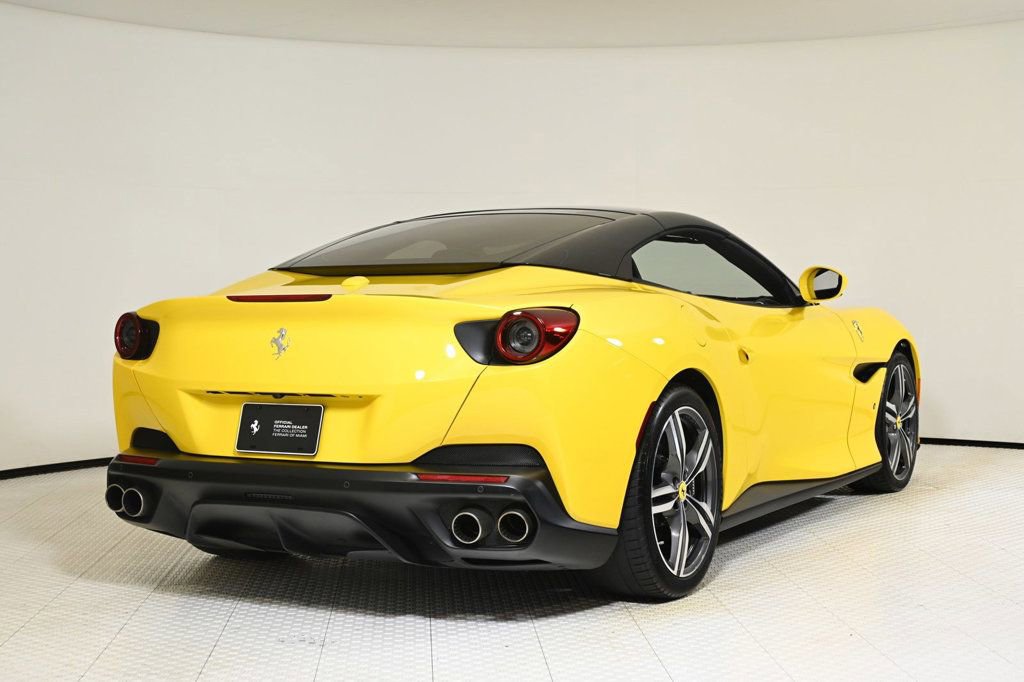 Used 2020 Ferrari Portofino image 9