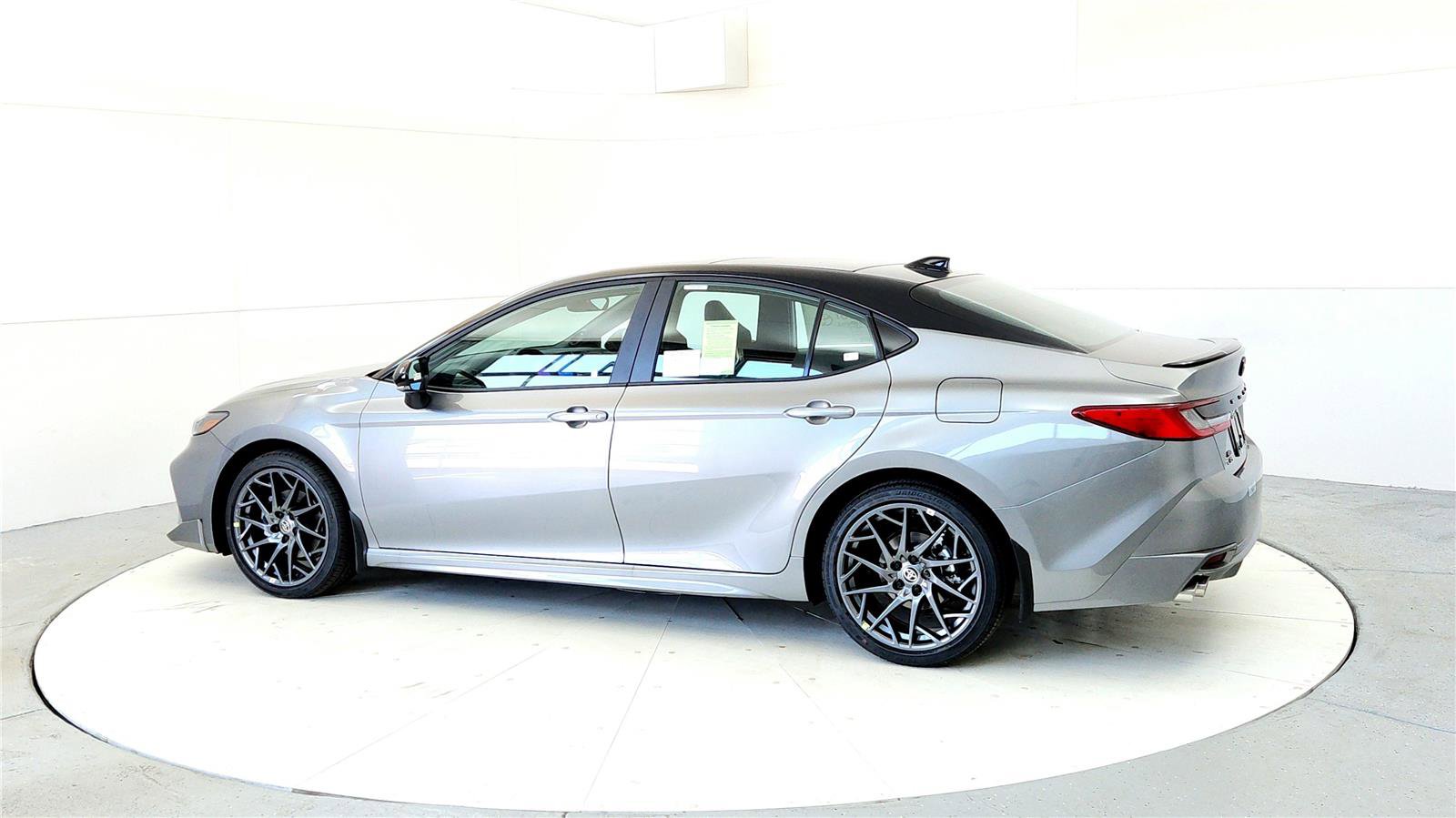 New 2026 Toyota Camry XSE AWD/4WD image 4