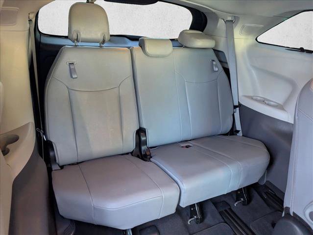 Used 2024 Toyota Sienna Limited image 21