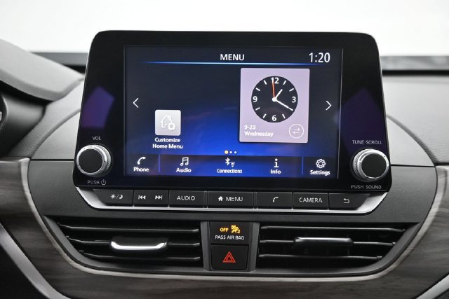 Used 2025 Nissan Altima 2.5 SV FWD image 15