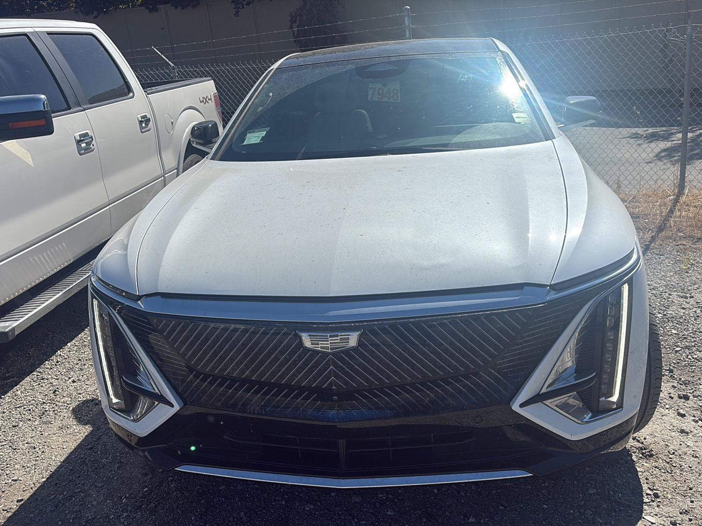 Used 2024 Cadillac Lyriq Luxury AWD/4WD image 3