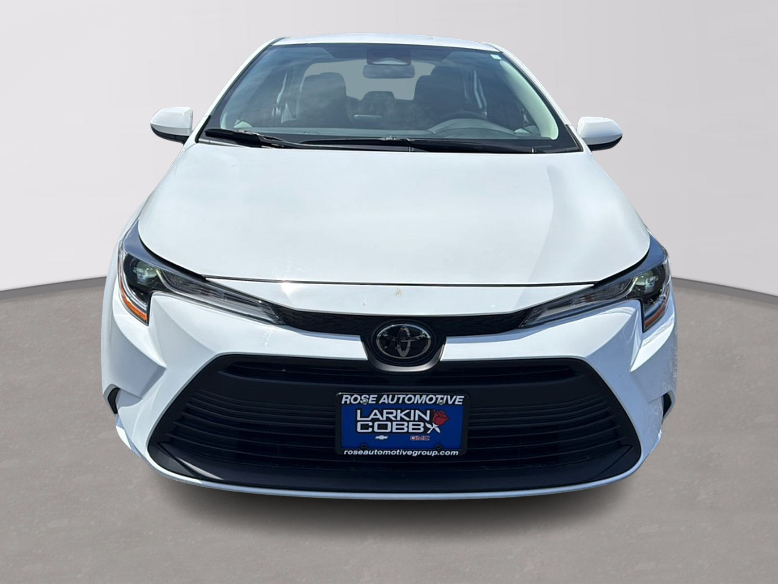 Used 2025 Toyota Corolla LE FWD image 3