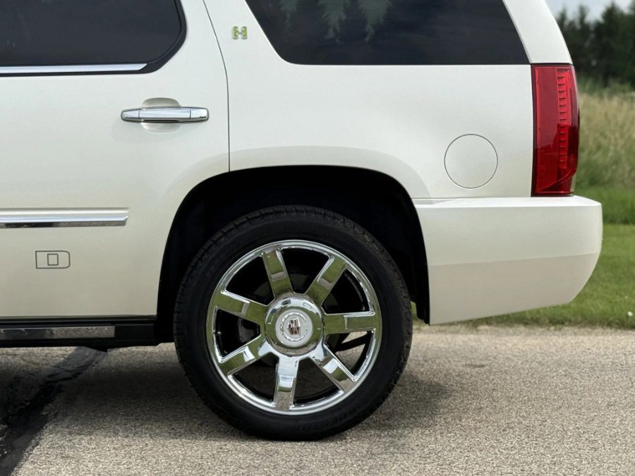 Used 2009 Cadillac Escalade Hybrid image 17