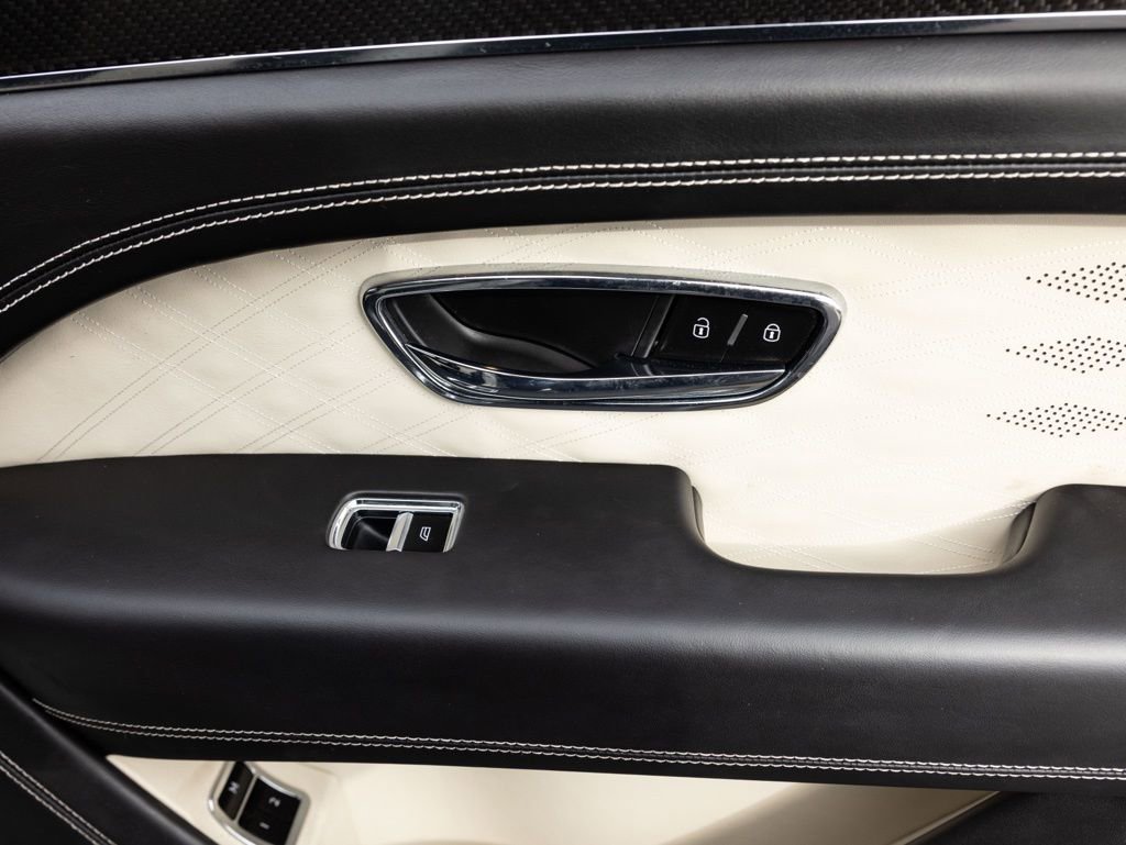 Used 2023 Bentley Bentayga Extended Wheelbase image 75