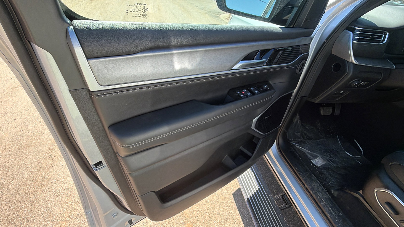 New 2026 Jeep Grand Wagoneer L Limited image 14