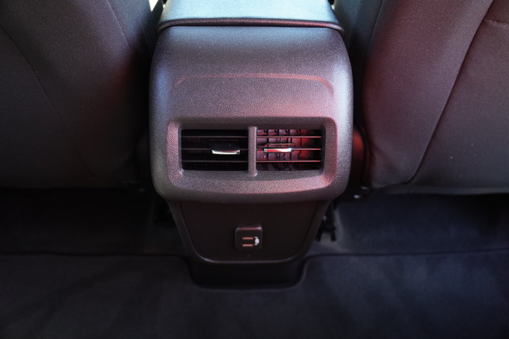 Used 2024 Chevrolet Equinox LS FWD image 35