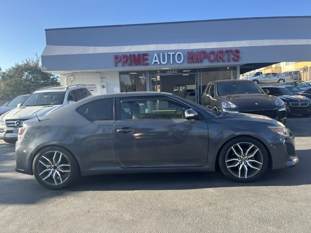 Used 2016 Scion tC FWD image 1