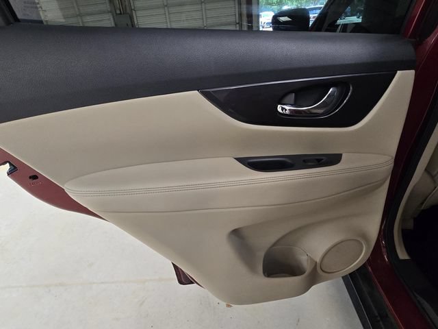 Used 2019 Nissan Rogue SV FWD image 11