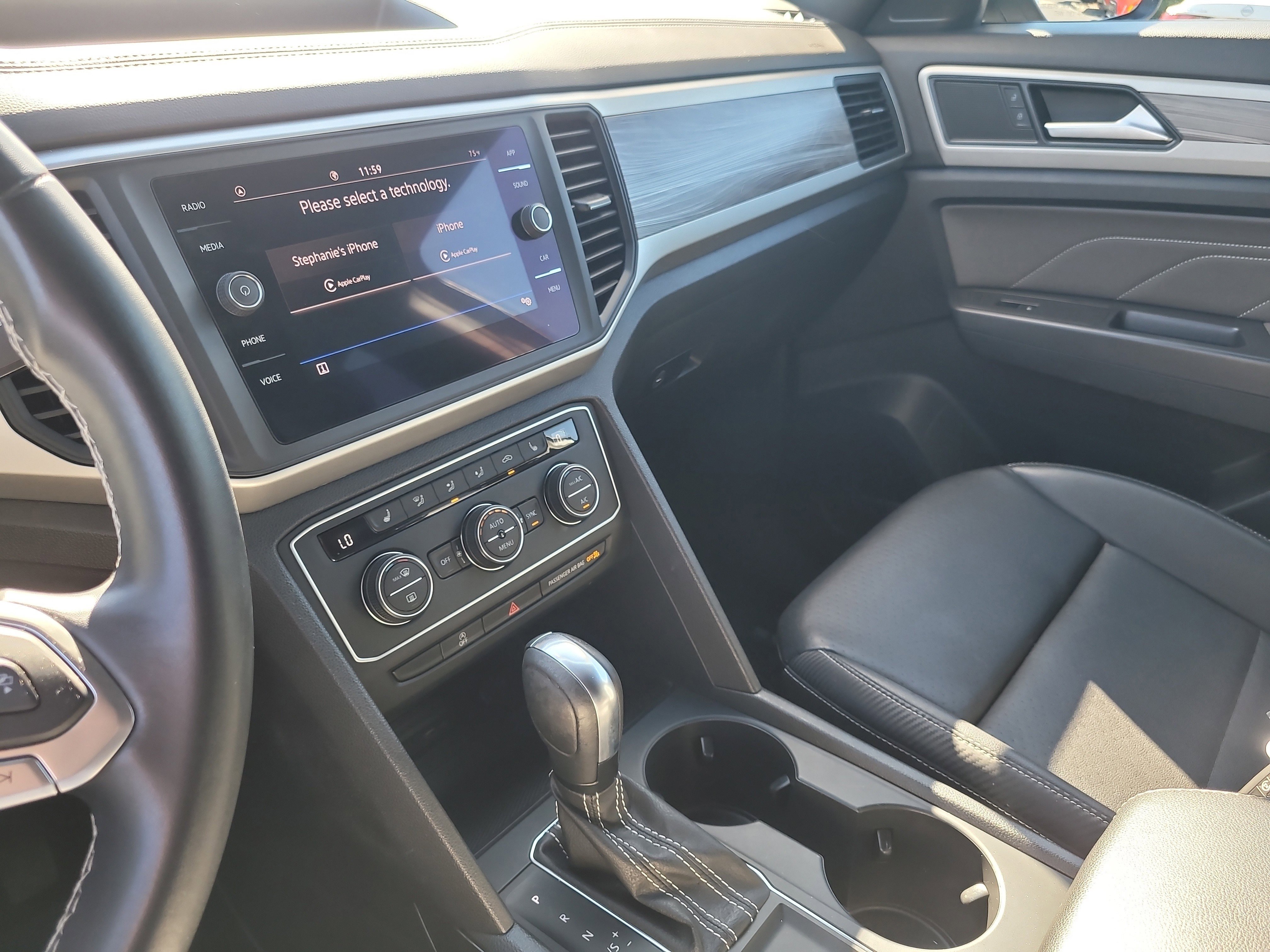 Used 2021 Volkswagen Atlas Cross Sport SE image 24