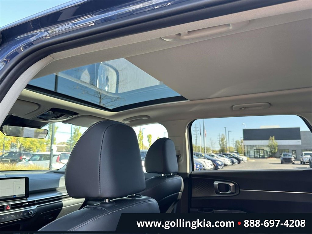 Certified 2024 Kia Sorento S w/ Panoramic Sunroof Package image 13