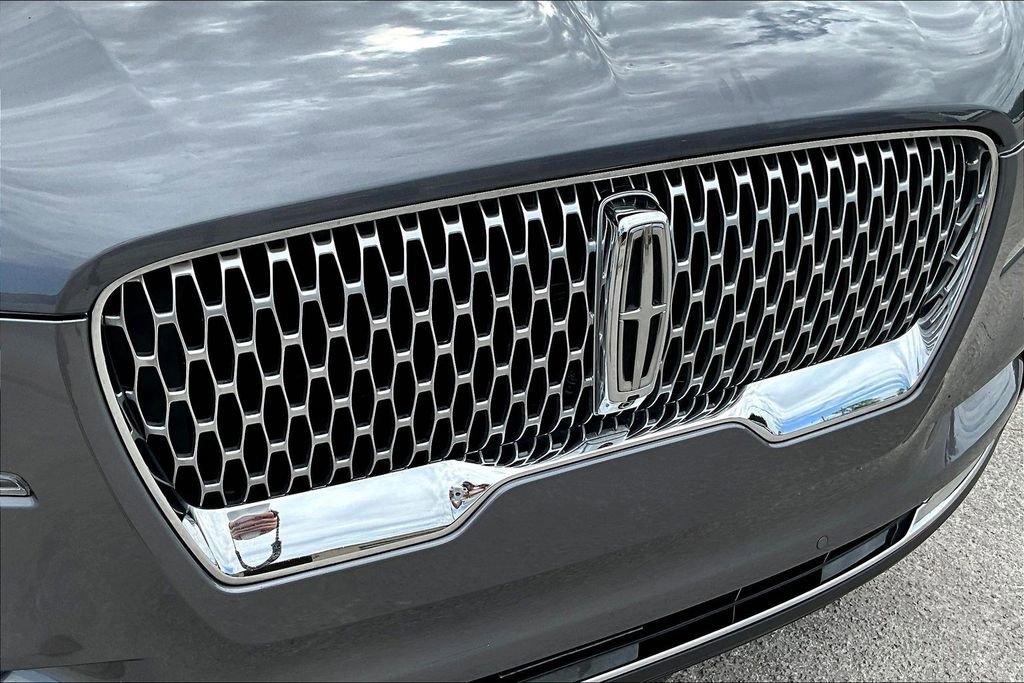 Used 2022 Lincoln Aviator Reserve w/ Equipment Group 201A image 31