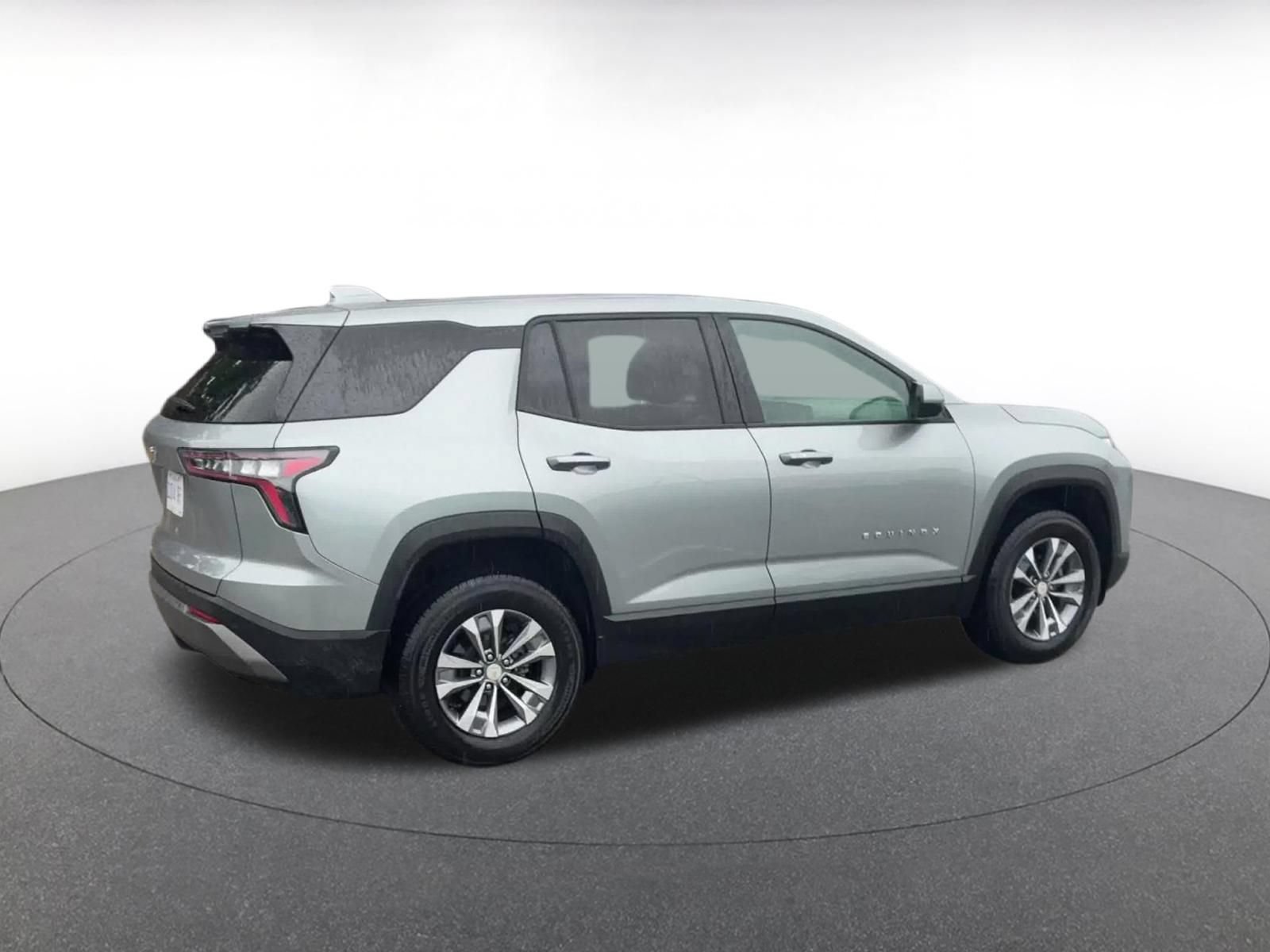 Used 2025 Chevrolet Equinox LT FWD image 15
