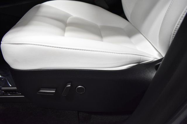 Used 2025 Tesla Model Y Long Range image 18