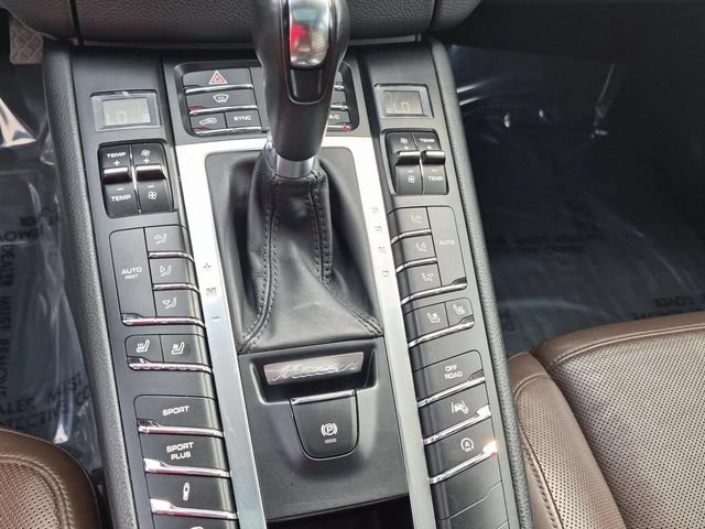 Used 2015 Porsche Macan Turbo AWD/4WD image 22