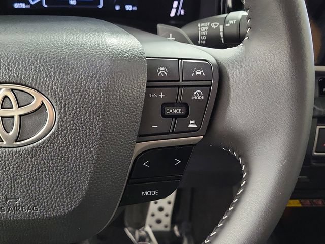 Used 2026 Toyota Camry Hybrid FWD image 25