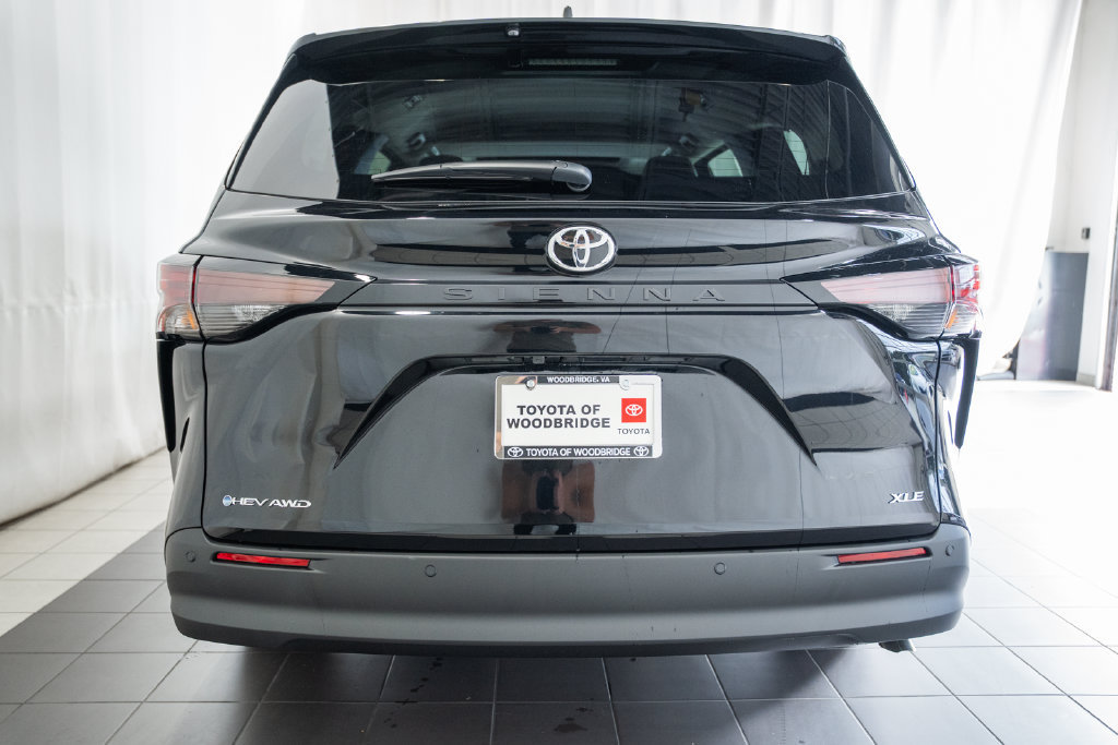 New 2026 Toyota Sienna XLE AWD/4WD image 5