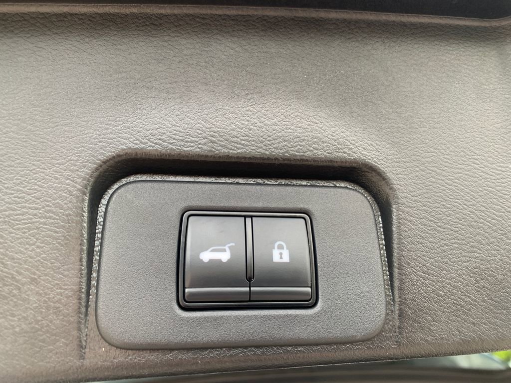 Used 2023 Nissan Rogue SV w/ SV Premium B Package FWD image 8
