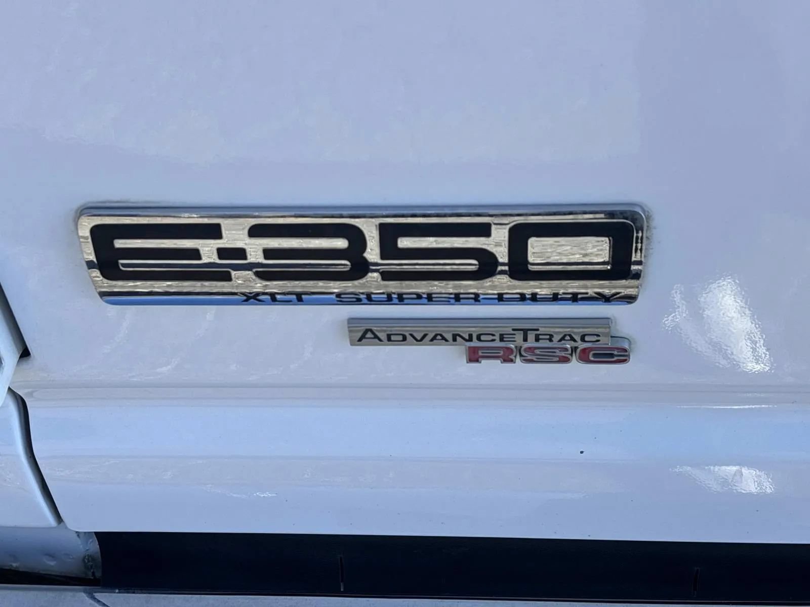 Used 2014 Ford E-350 and Econoline 350 XLT RWD image 8