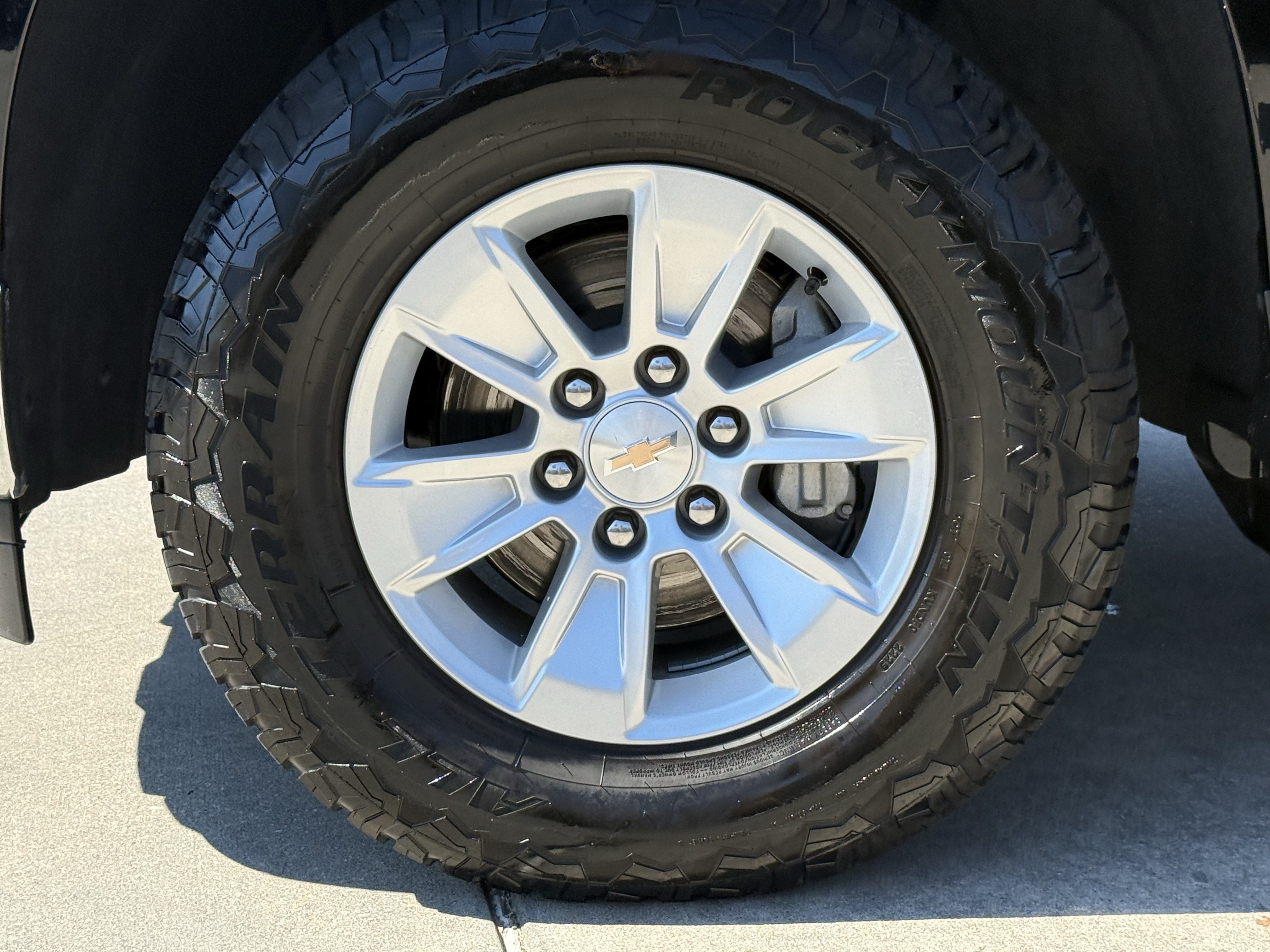 Used 2025 Chevrolet Silverado 1500 LT AWD/4WD image 11