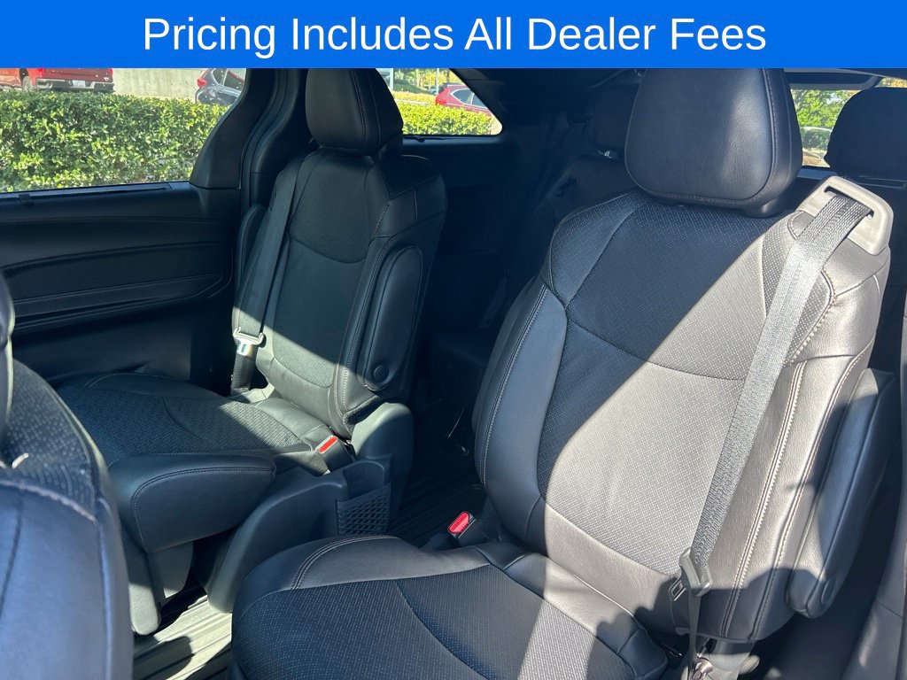 New 2025 Toyota Sienna Limited FWD image 10