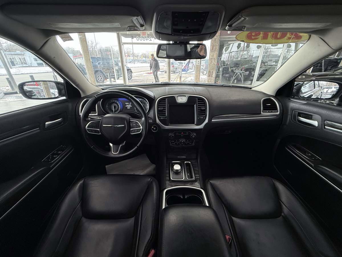 Used 2019 Chrysler 300 Touring L w/ Quick Order Package 22F image 40