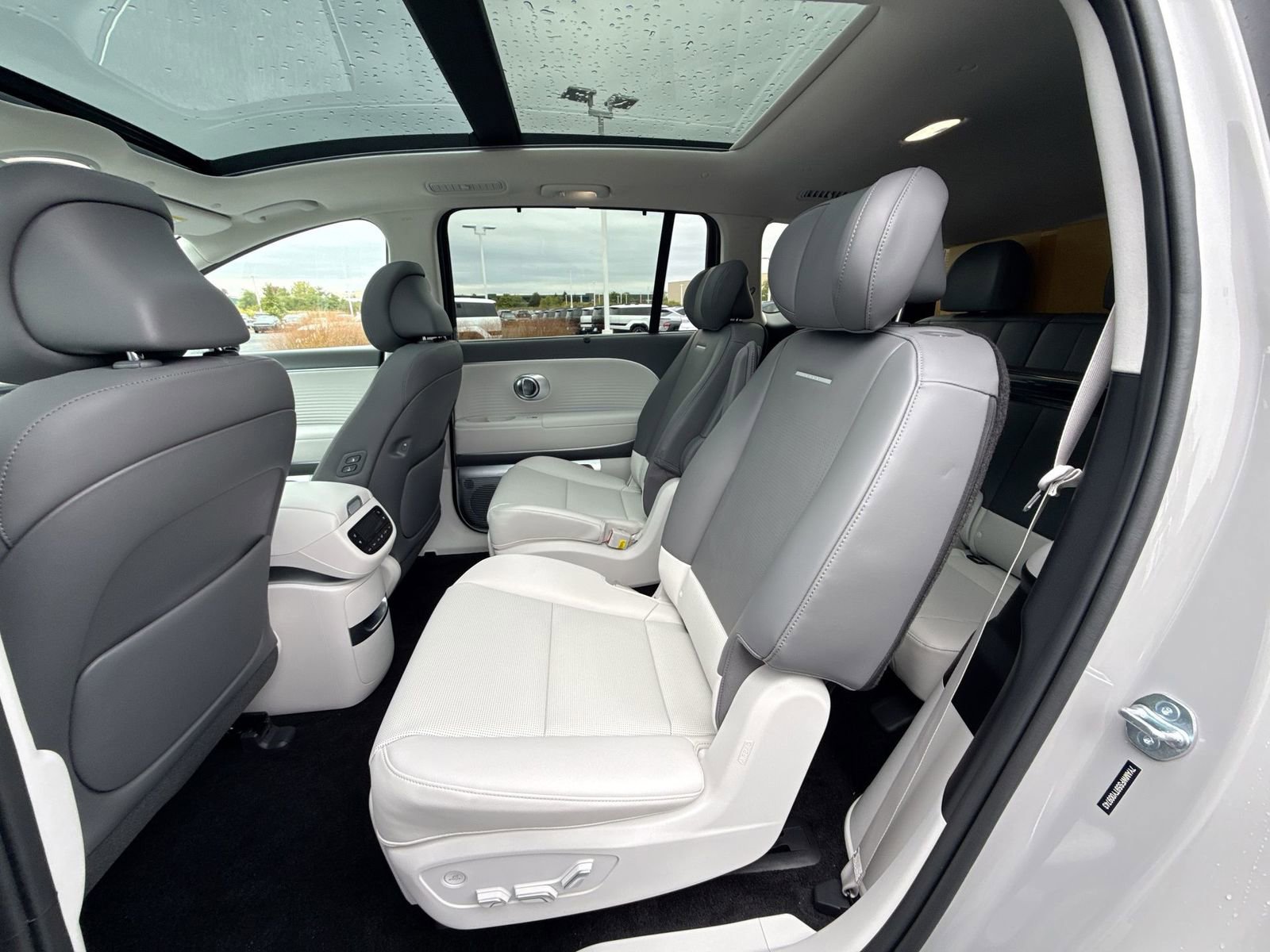 New 2026 Hyundai Ioniq 9 Limited image 25