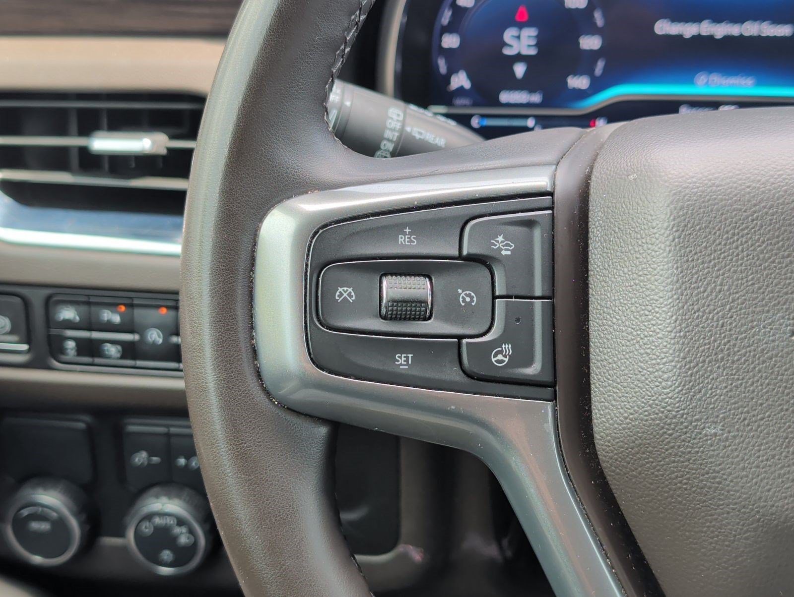 Used 2024 Chevrolet Tahoe LT w/ Luxury Package RWD image 14