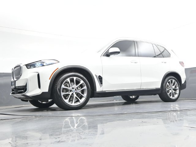 Certified 2024 BMW X5 xDrive40i w/ Premium Package AWD/4WD image 38