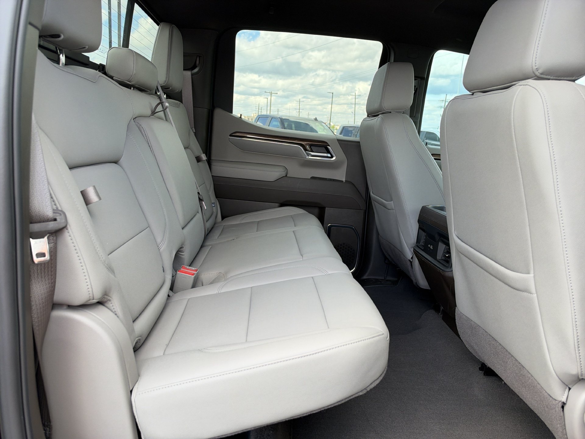 Used 2025 Chevrolet Silverado 1500 LT Trail Boss w/ Convenience Package II AWD/4WD image 14