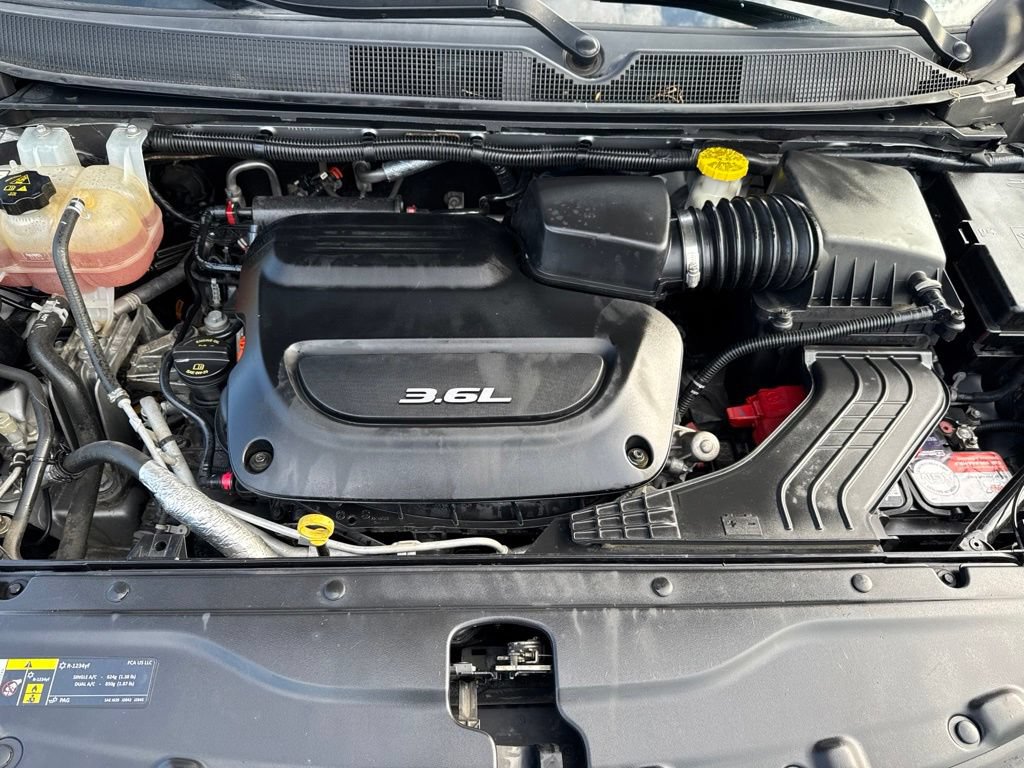 Used 2018 Chrysler Pacifica Touring-L FWD image 9