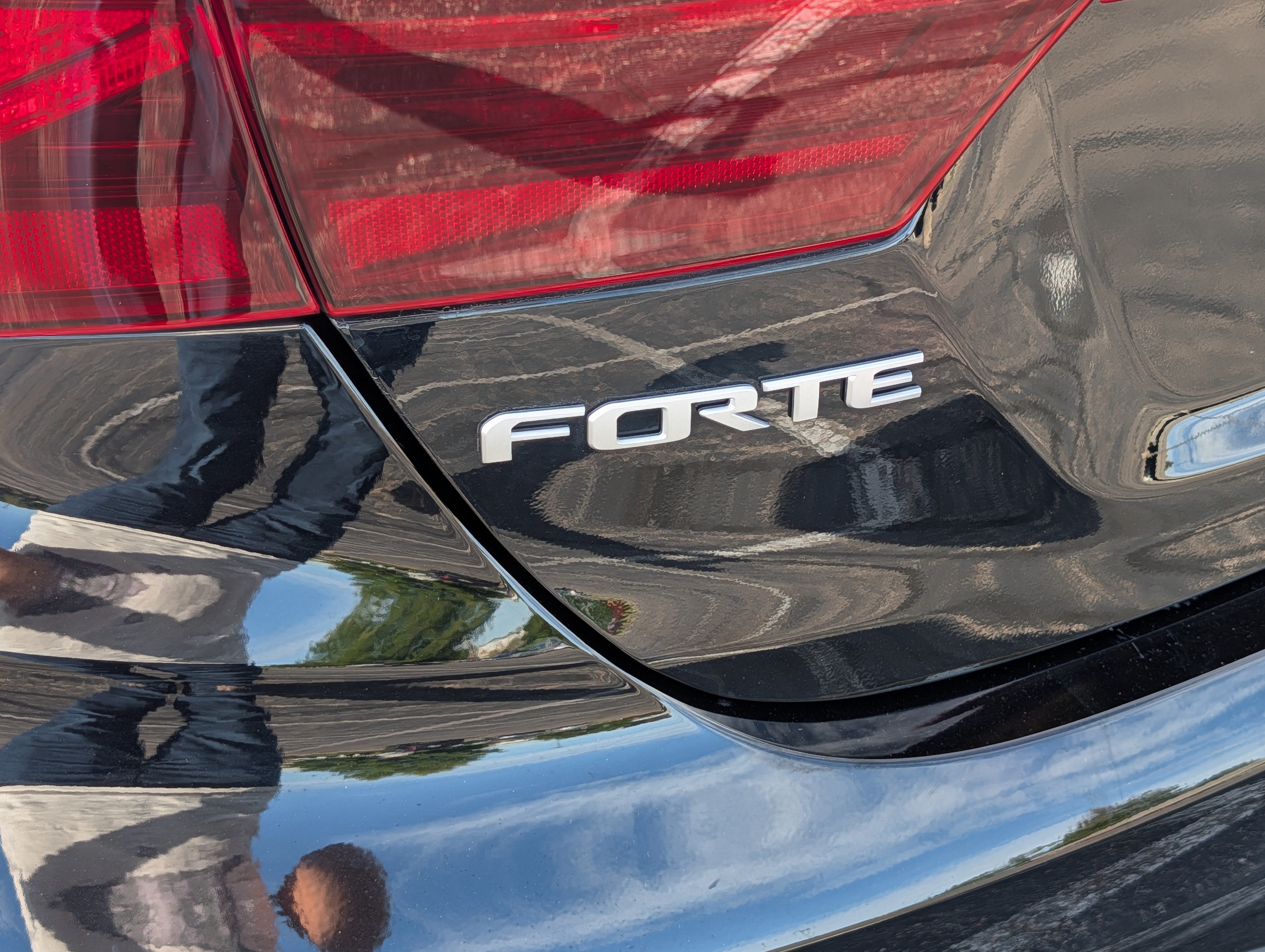 Certified 2024 Kia Forte LXS w/ LXS Technology Package FWD image 8