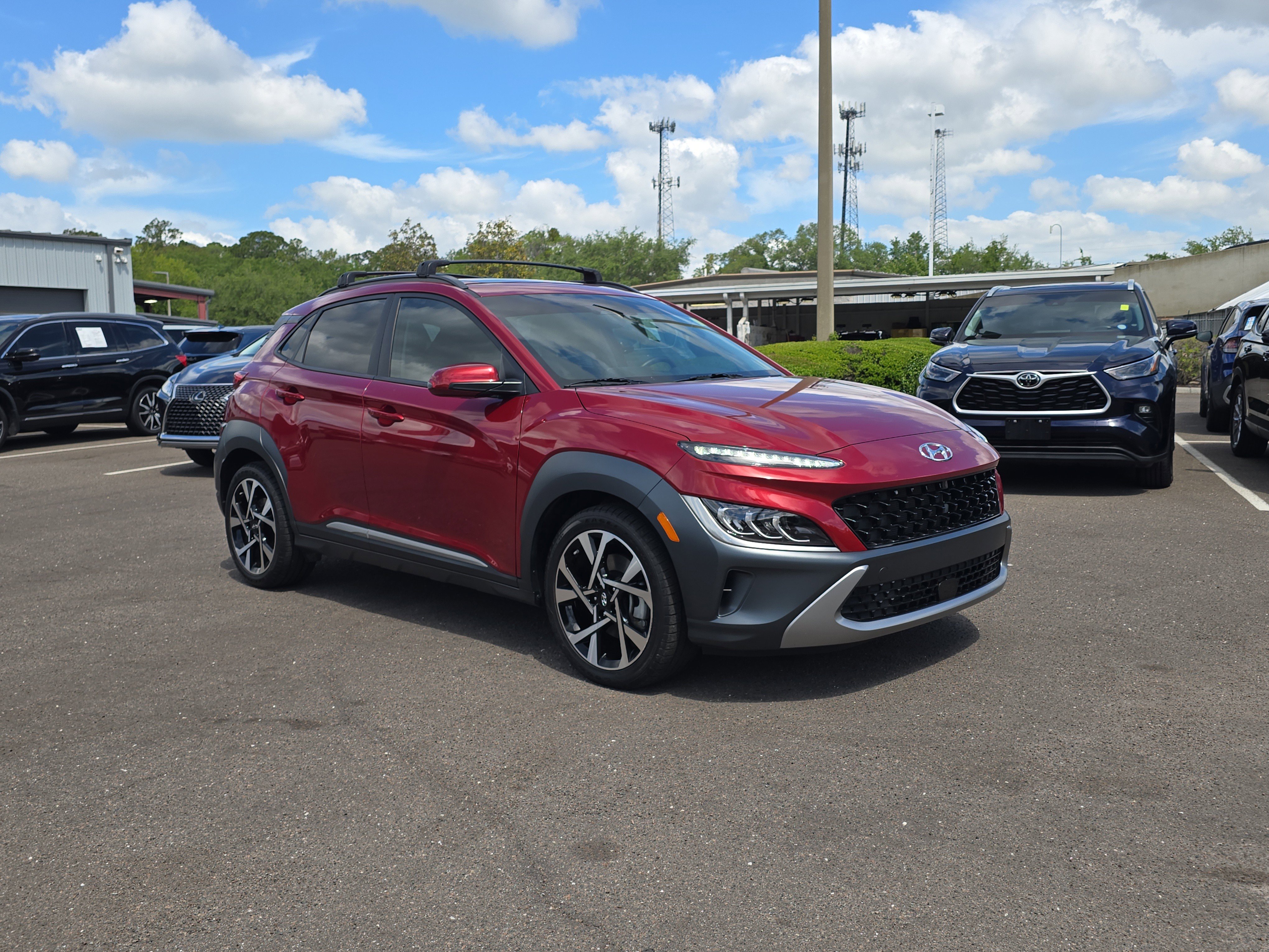 Used 2023 Hyundai Kona Limited AWD/4WD image 2
